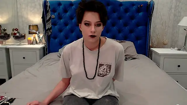 Snapshot of via_mayer_ chatting on 01.09.26 via mayer online show from 01.09.26