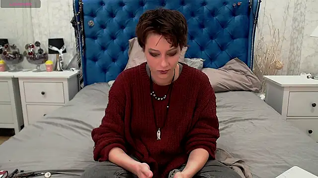 Snapshot of via_mayer_ chatting on 01.19.26 via mayer online show from 01.19.26