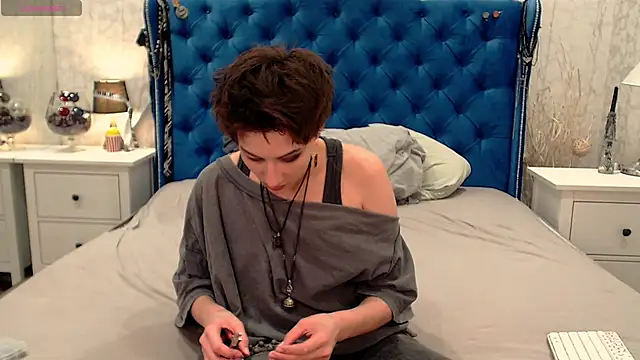 Snapshot of via_mayer_ chatting on 02.14.26 via mayer online show from 02.14.26