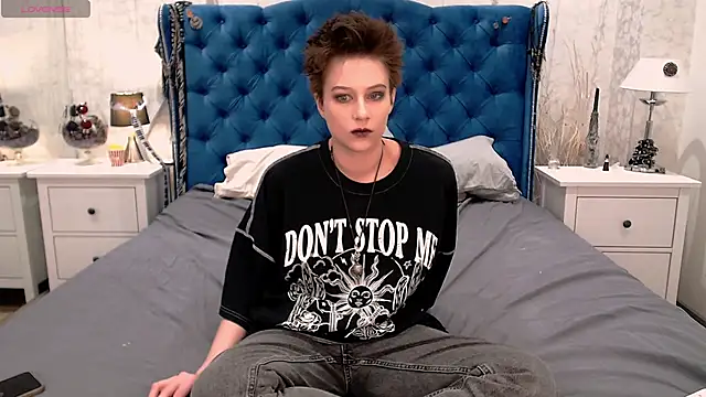 Snapshot of via_mayer_ chatting on 03.21.26 via mayer online show from 03.21.26