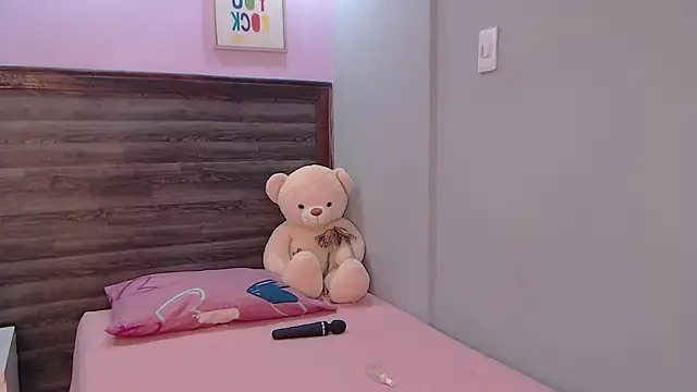 AdaaMillan online show from 10.08.25