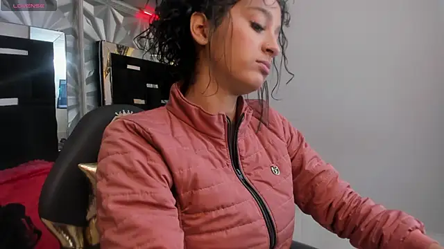 Shelley-Hack online show from 02.27.25