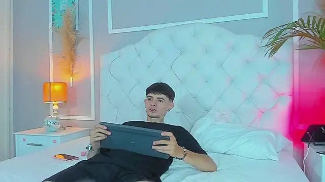 connor and angel online show from 03.22.25