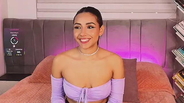 Snapshot of AndySaenzz chatting on 11.08.25 AndySaenzz online show from 11.08.25