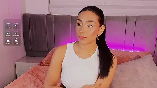 Snapshot of AndySaenzz chatting on 12.15.25 AndySaenzz online show from 12.15.25