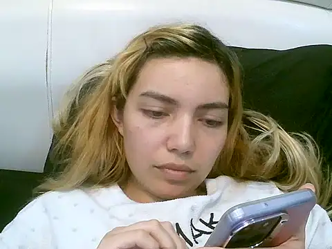 VittoriaTaylor online show from 10.17.25