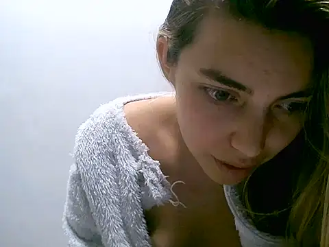 VittoriaTaylor online show from 06.06.26