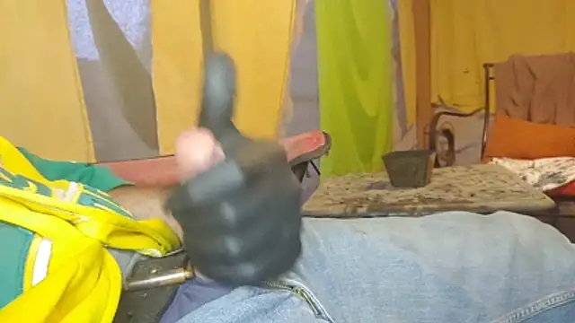 Snapshot of bwcbeat83 chatting on 03.04.26 bwcbeat83 online show from 03.04.26