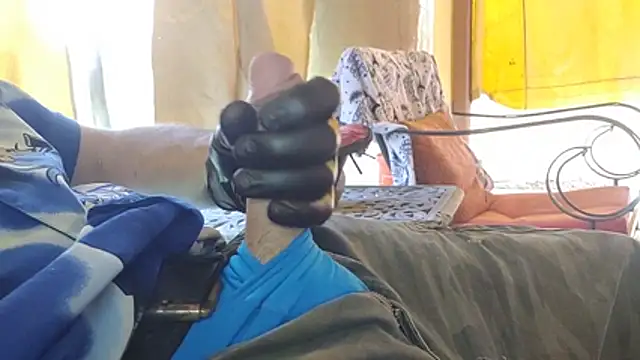 Snapshot of bwcbeat83 chatting on 03.22.26 bwcbeat83 online show from 03.22.26