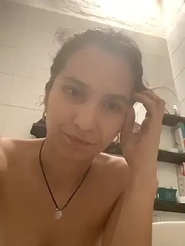 Bella still online show from 03.19.25