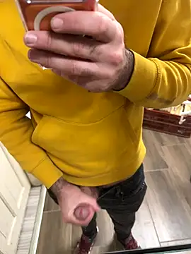 Snapshot of Klaus298 chatting on 11.22.25 Klaus298 online show from 11.22.25