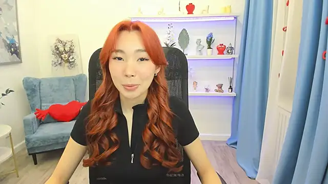 Snapshot of AnnaReyla chatting on 02.18.26 AnnaReyla online show from 02.18.26