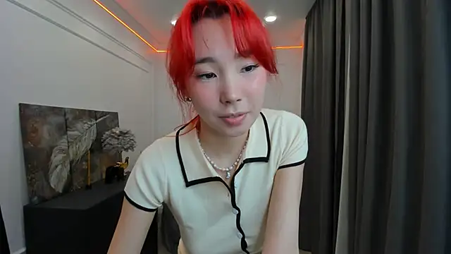 AnnaReyla online show from 04.22.26