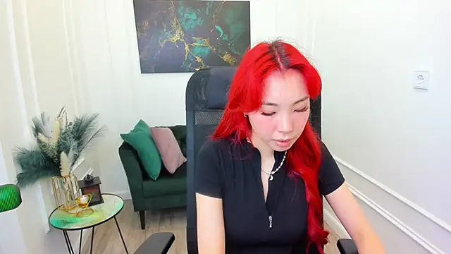 AnnaReyla online show from 04.28.26