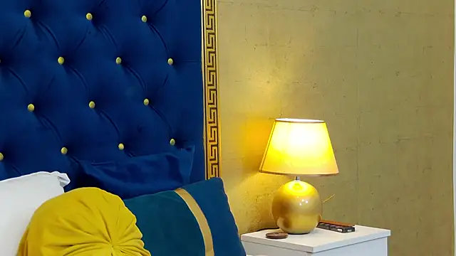 Annabellerise online show from 02.25.25