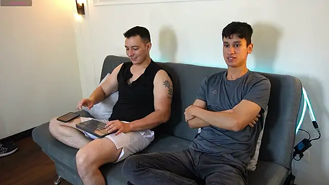 Snapshot of Cum_hunters chatting on 01.17.25 Cum hunters online show from 01.17.25