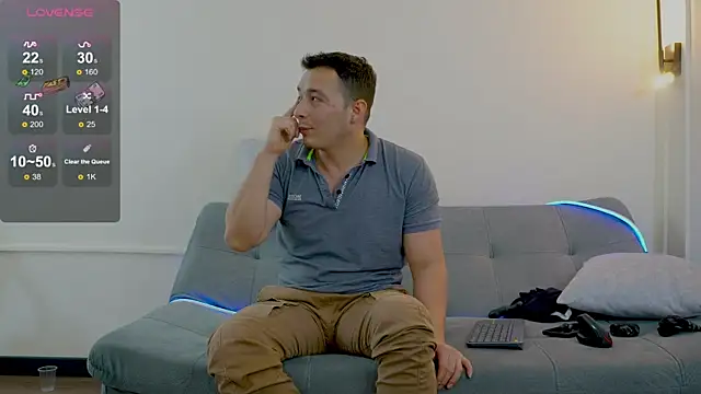 Snapshot of Cum_hunters chatting on 01.30.25 Cum hunters online show from 01.30.25