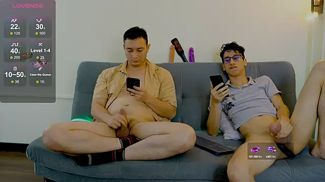 Snapshot of Cum_hunters chatting on 02.01.25 Cum hunters online show from 02.01.25