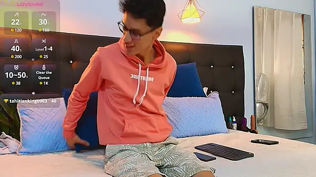 Snapshot of Cum_hunters chatting on 03.11.25 Cum hunters online show from 03.11.25