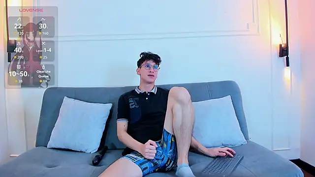 Snapshot of Cum_hunters chatting on 10.17.25 Cum hunters online show from 10.17.25