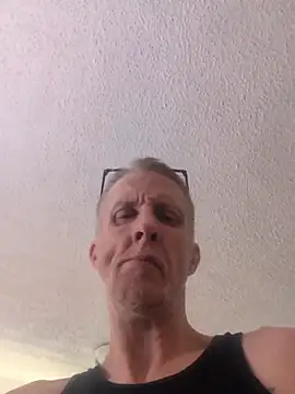 Snapshot of VibeyLovers chatting on 11.08.25 VibeyLovers online show from 11.08.25