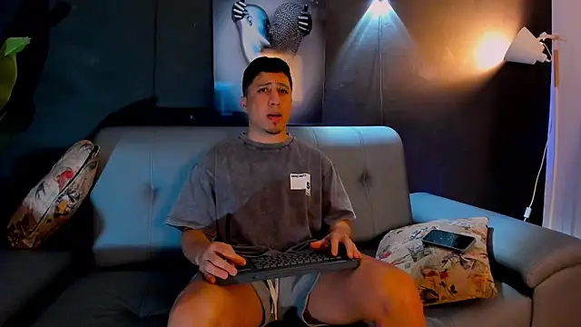 Snapshot of Fraannco chatting on 01.24.25 Fraannco online show from 01.24.25