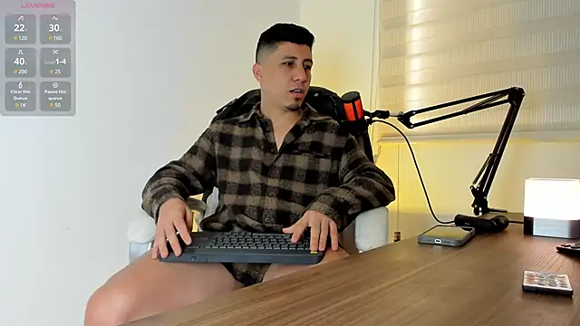 Snapshot of Fraannco chatting on 01.28.25 Fraannco online show from 01.28.25