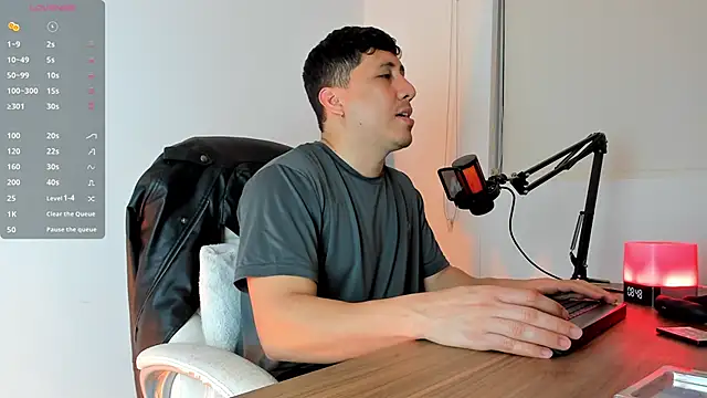 Snapshot of Fraannco chatting on 03.06.25 Fraannco online show from 03.06.25