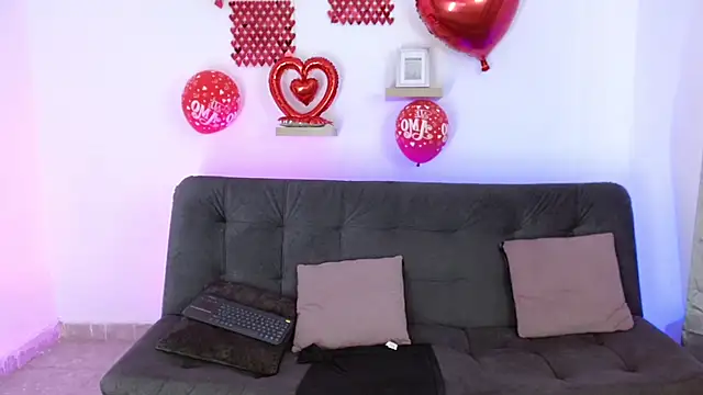 lucie petite online show from 02.28.25