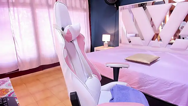 Alondra Cutie online show from 01.24.25