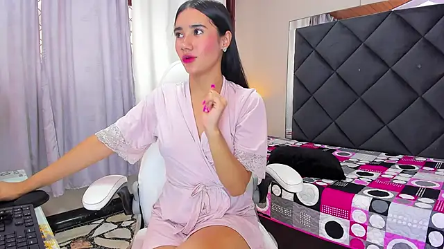 Alondra Cutie online show from 02.23.25