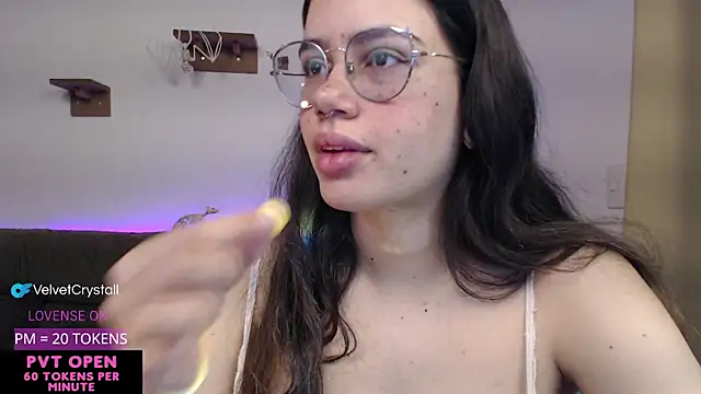 crystalll room online show from 10.03.25