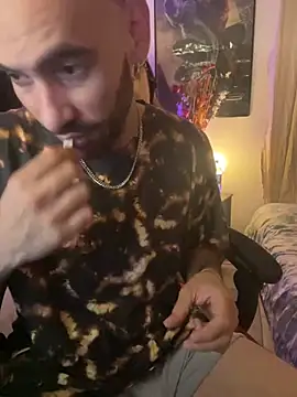 Snapshot of darkdesire_01 chatting on 01.21.25 darkdesire 01 online show from 01.21.25