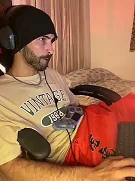 Snapshot of darkdesire_01 chatting on 01.24.25 darkdesire 01 online show from 01.24.25