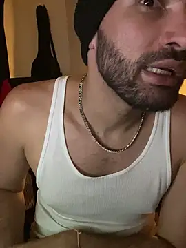 Snapshot of darkdesire_01 chatting on 02.02.25 darkdesire 01 online show from 02.02.25