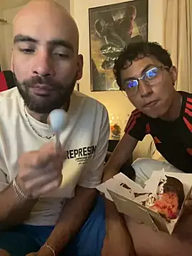 Snapshot of darkdesire_01 chatting on 02.08.25 darkdesire 01 online show from 02.08.25