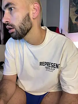 Snapshot of darkdesire_01 chatting on 02.08.25 darkdesire 01 online show from 02.08.25