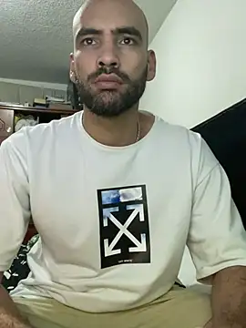 Snapshot of darkdesire_01 chatting on 03.02.25 darkdesire 01 online show from 03.02.25