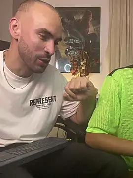 Snapshot of darkdesire_01 chatting on 03.15.25 darkdesire 01 online show from 03.15.25