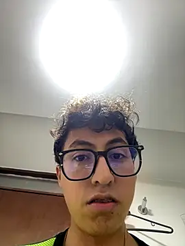 Snapshot of darkdesire_01 chatting on 09.19.25 darkdesire 01 online show from 09.19.25