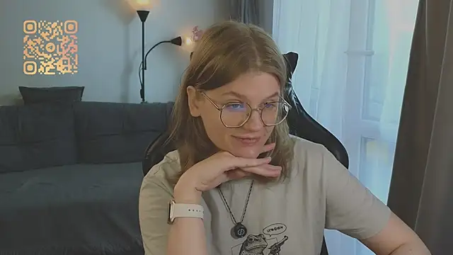 Snapshot of _JessieVibes chatting on 07.19.26 JessieVibes online show from 07.19.26