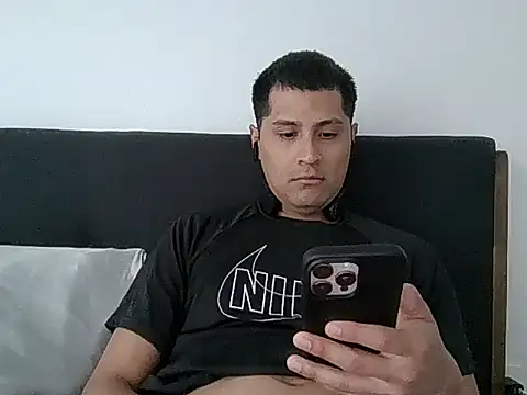PerroDemonioHot online show from 04.12.26