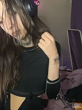 Snapshot of mollyEXD chatting on 03.02.25 mollyEXD online show from 03.02.25