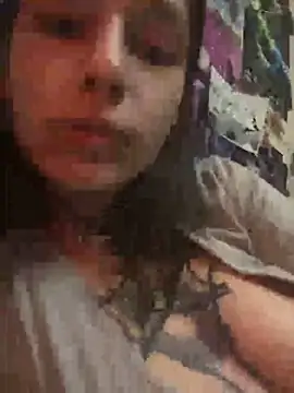 Snapshot of mollyEXD chatting on 10.28.25 mollyEXD online show from 10.28.25