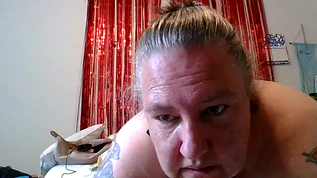 Snapshot of k1w1bbw chatting on 02.06.25 k1w1bbw online show from 02.06.25