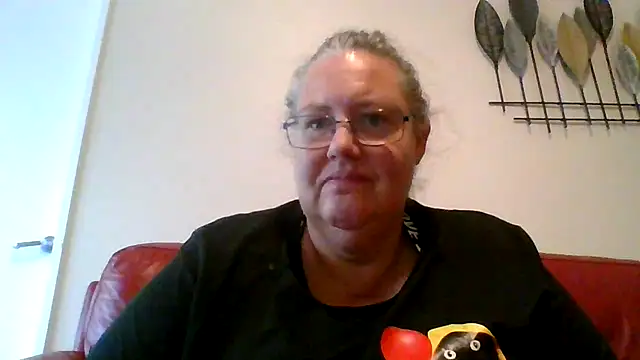 Snapshot of k1w1bbw chatting on 02.10.25 k1w1bbw online show from 02.10.25