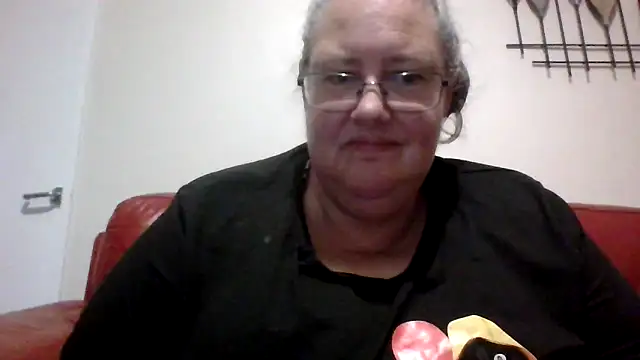 Snapshot of k1w1bbw chatting on 02.10.25 k1w1bbw online show from 02.10.25