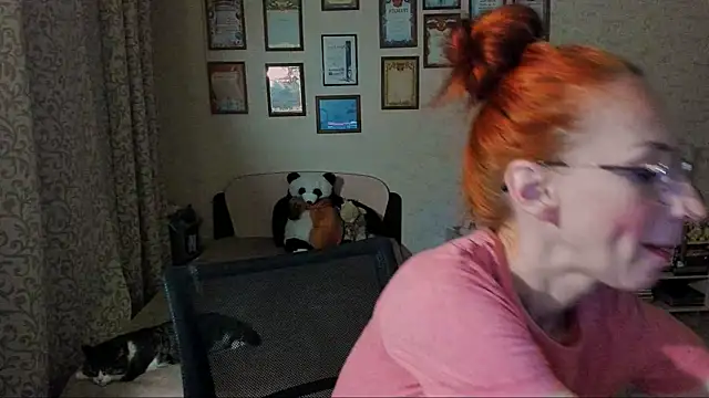 Snapshot of red_rocco chatting on 02.02.25 red rocco online show from 02.02.25