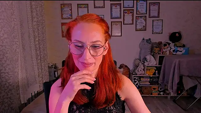 Snapshot of red_rocco chatting on 03.08.25 red rocco online show from 03.08.25