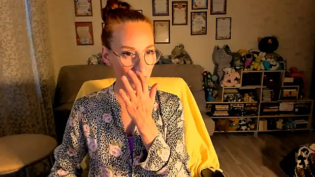 Snapshot of red_rocco chatting on 09.18.25 red rocco online show from 09.18.25